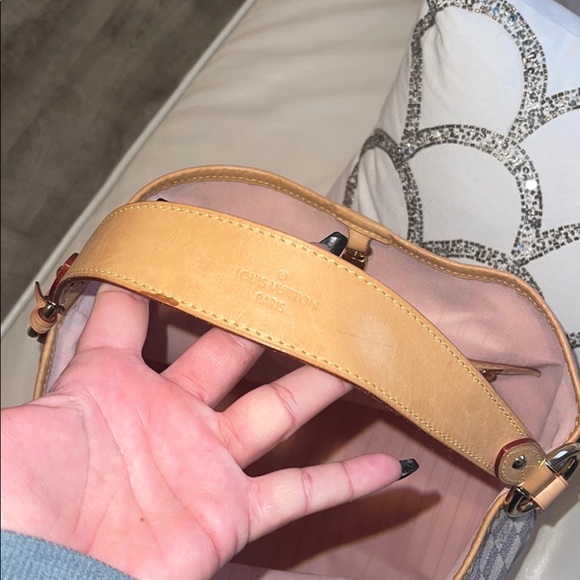 LV delightful - Picture 2 of 13